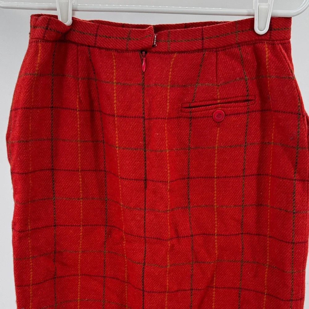 Jones New York Red Plaid Pencil Skirt 100% wool knee length professional holiday